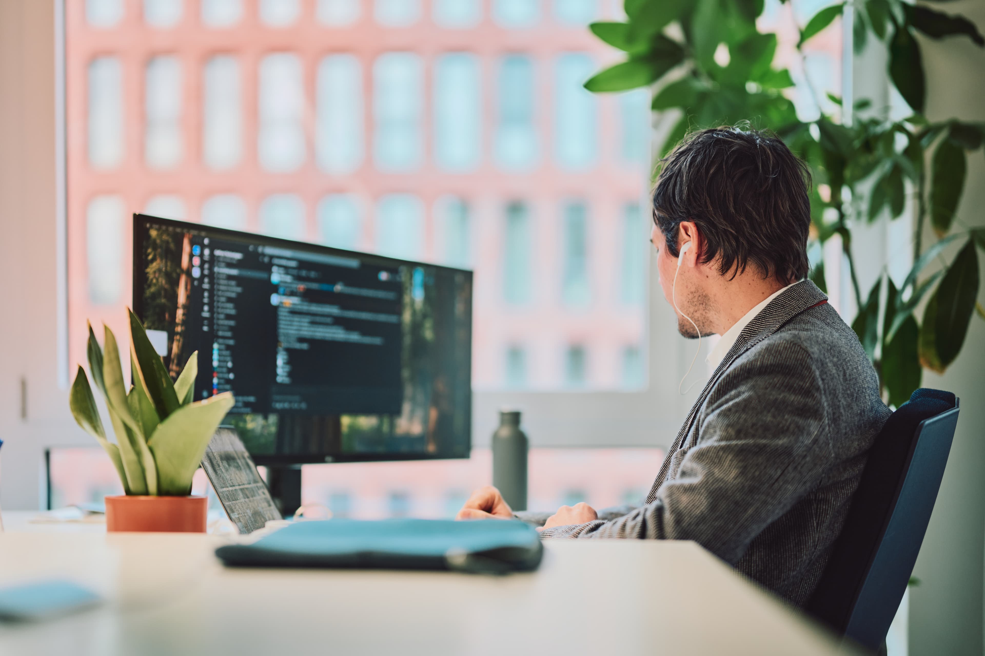 sticky-text-scroll-image